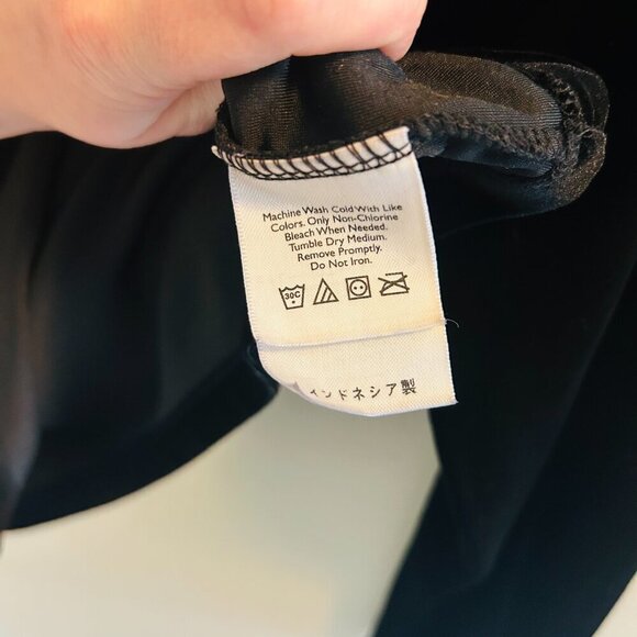 Eddie Bauer Long Sleeve Velvet Top Womens Size Medium Black V-Neck Blouse 90s - Picture 5 of 10